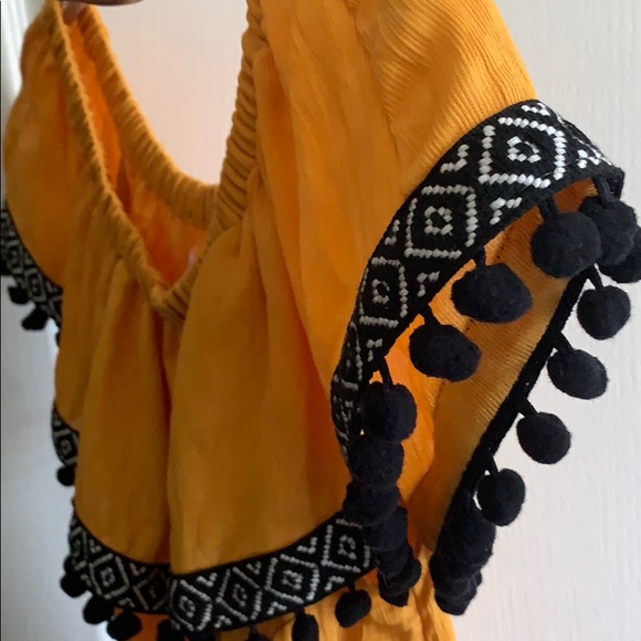 Off The Shoulder Top - Picture 3 of 4